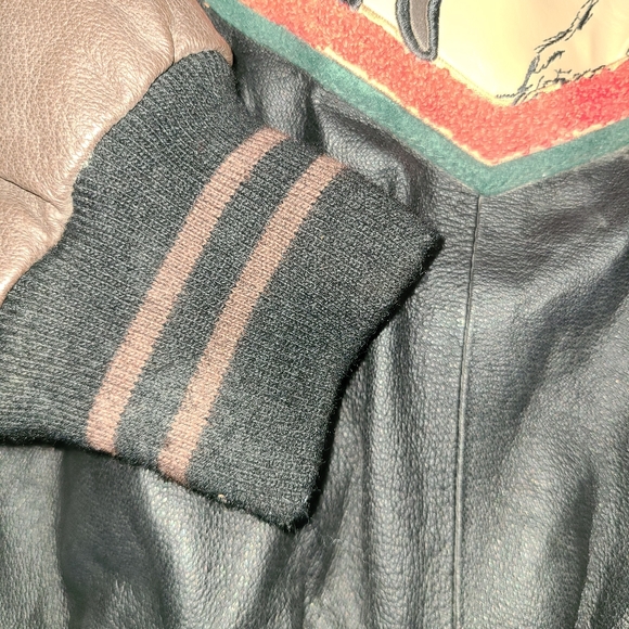 Leather jacket - Picture 8 of 12